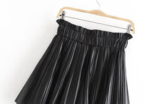 Load image into Gallery viewer, Pleated Faux leather Mini Skirt
